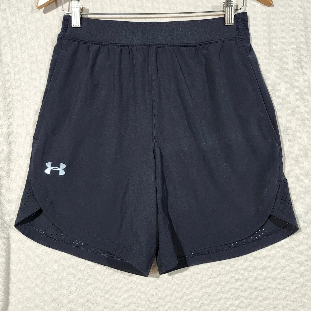 Under Armour Mens Black Fitted Running Shorts Laser Perforated Size Medium 5in